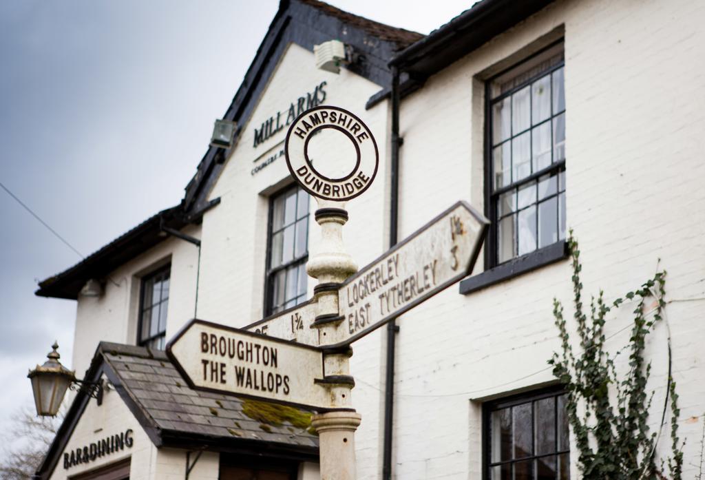 The Mill Arms Hotel Romsey Eksteriør billede